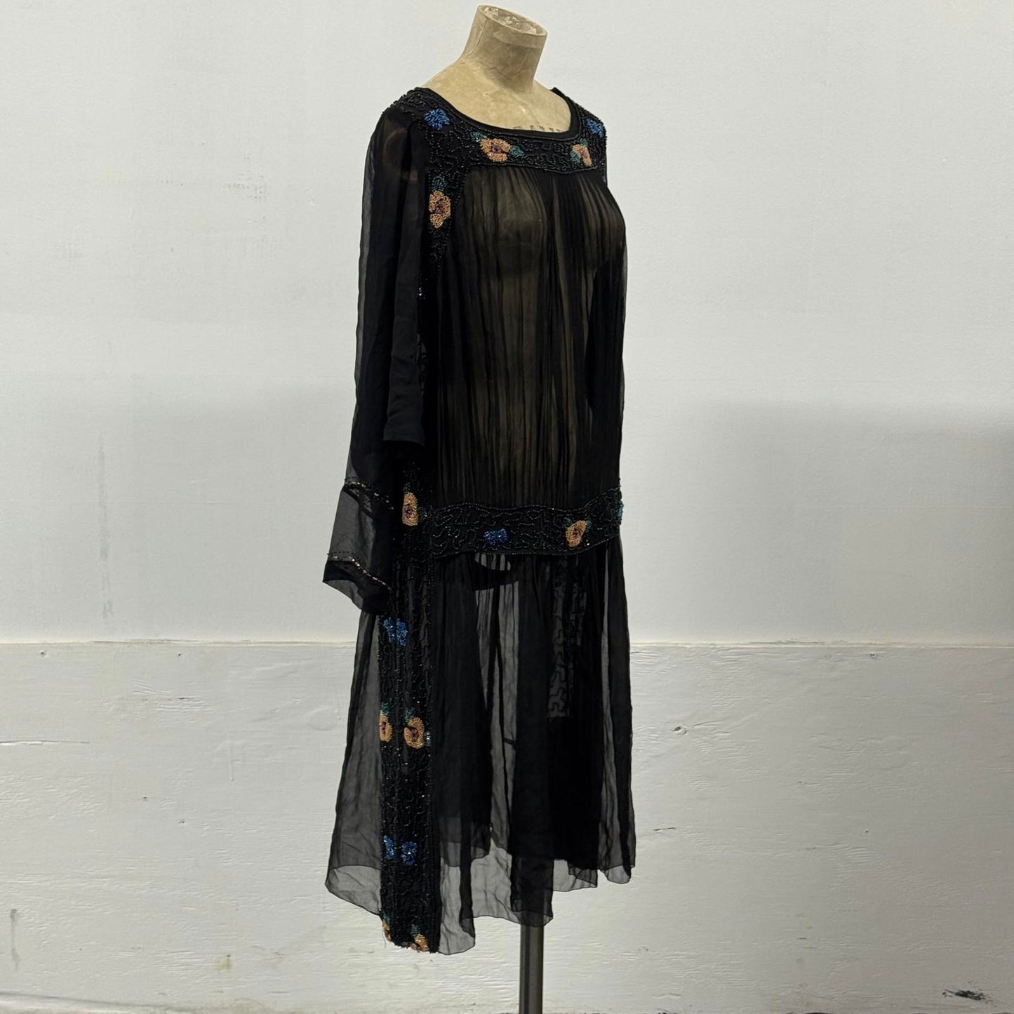 Pristine Vintage Antique 20s Beaded Black Silk Flapper Dress