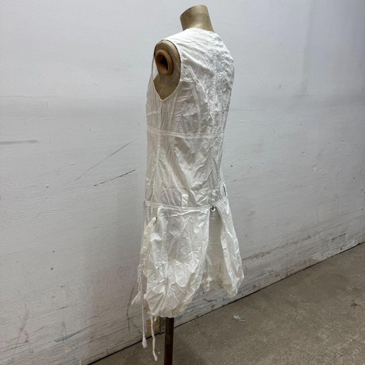 Vintage La Mode Est à Vous White Cotton Parachute Dress