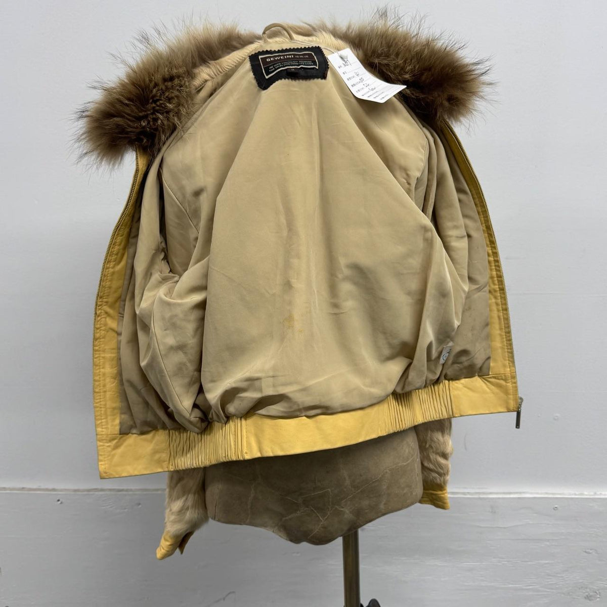 Vintage Y2K Cream Fur Bomber Jacket w Raccoon Fur Collar Yellow Coat