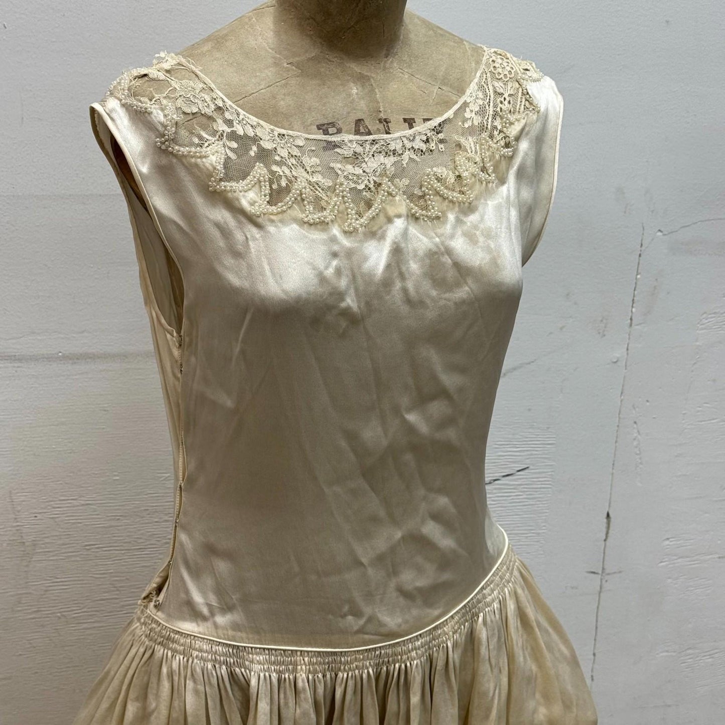 Antique 1920s Silk & Lace White Pearl Robe de Style Flapper Dress Bridal Wedding