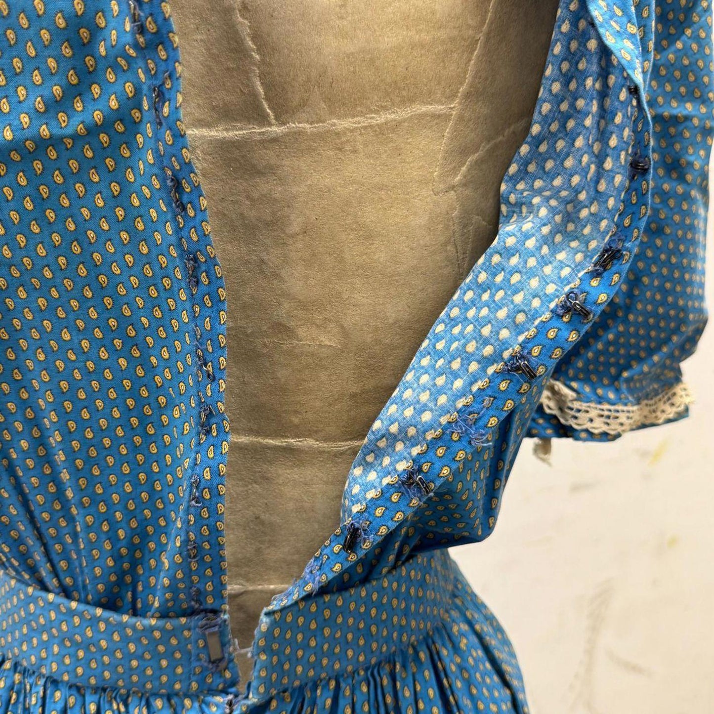 Vintage 50s does 1800s Blue Paisley Calico Cotton Prairie Gown