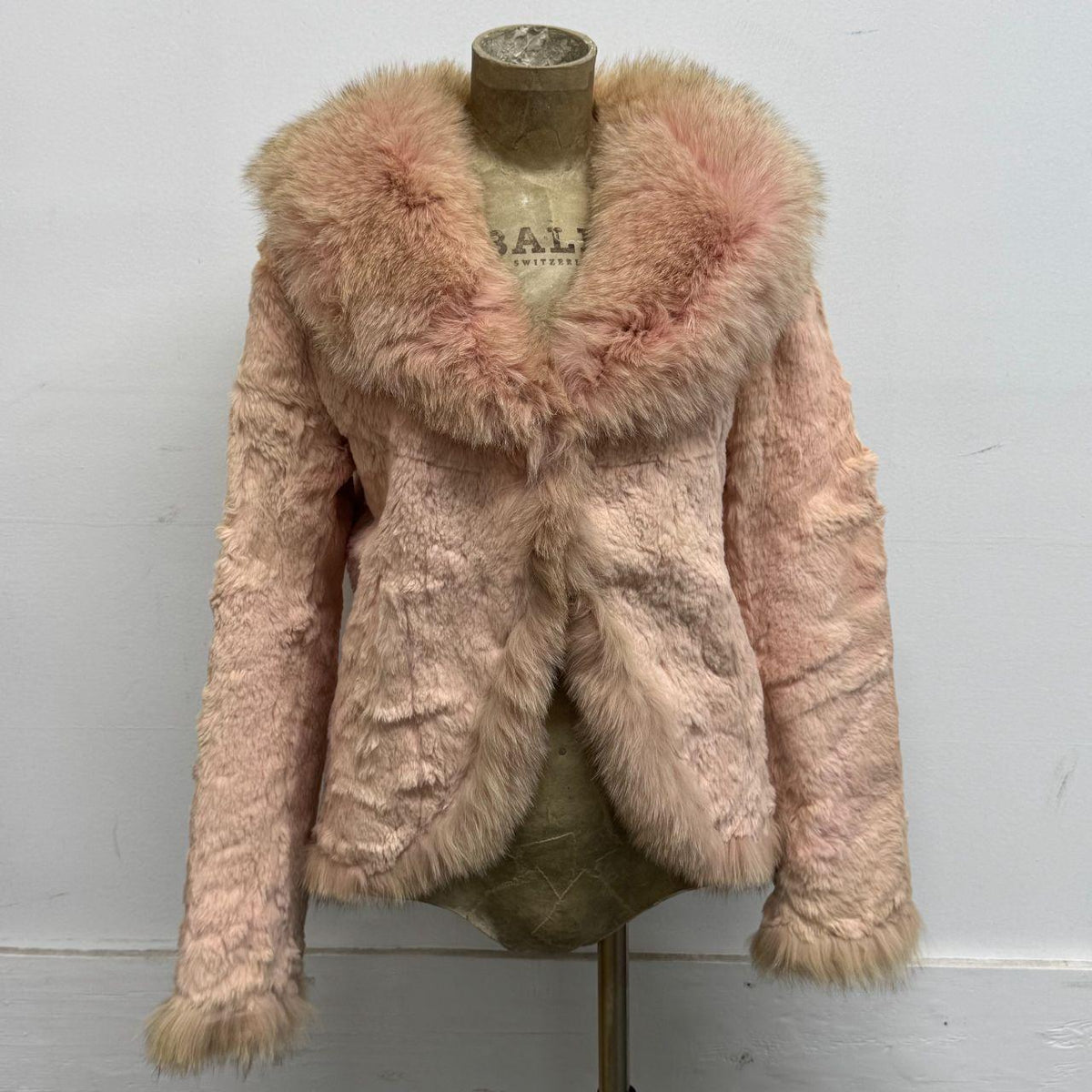Vintage Y2K Pastel Baby Pink Cropped Rabbit & Fox Fur Jacket Coat