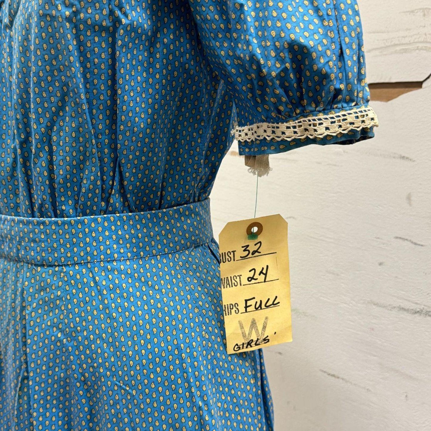 Vintage 50s does 1800s Blue Paisley Calico Cotton Prairie Gown