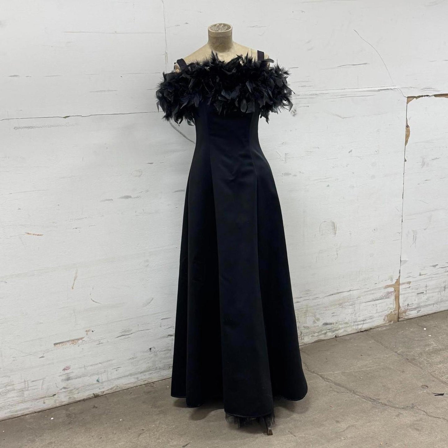 Morgan & Co Vintage 90s Black Feather Prom Gown Dress Sz 3/4