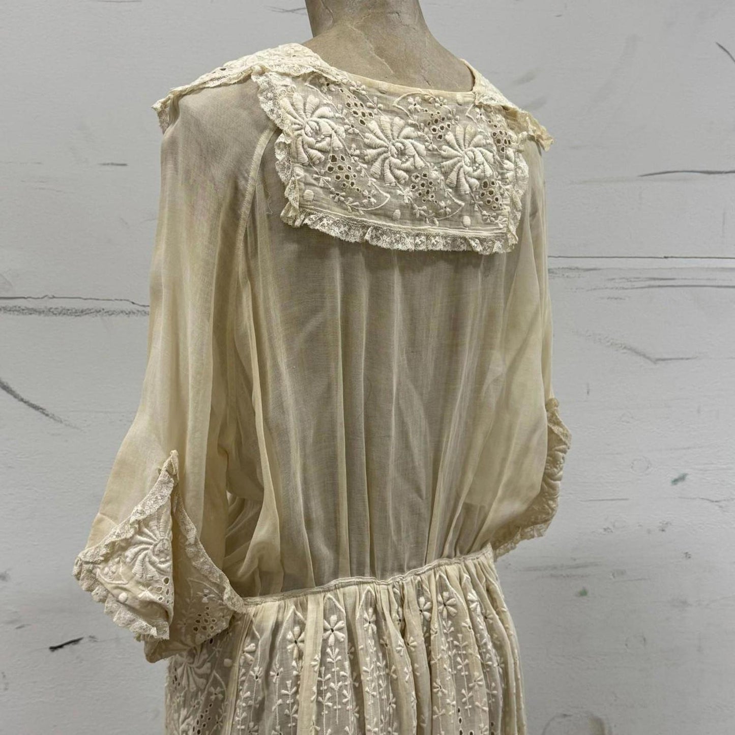 RARE Antique Edwardian White Broderie Tea Robe Jacket