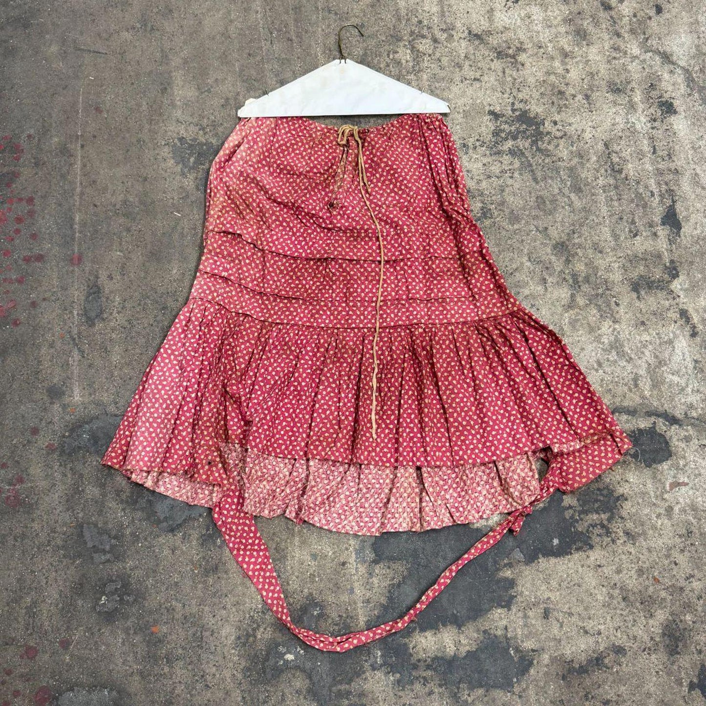 Distressed Vintage 40s does 1800s Edwardian Red Calico Cotton Prairie Maxi Skirt