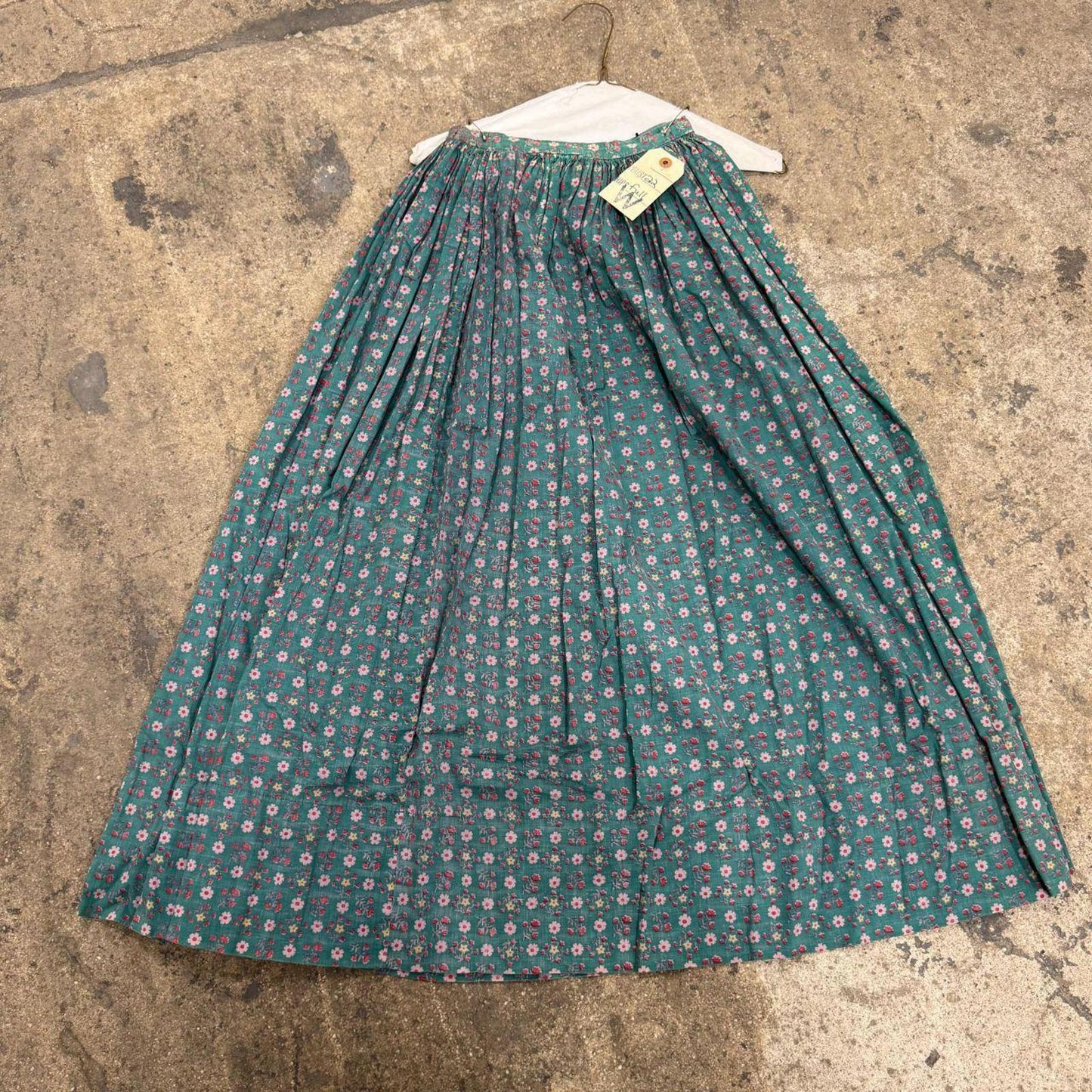 Vintage 40s does 1800s Victorian Green Calico Cotton Prairie Maxi Skirt
