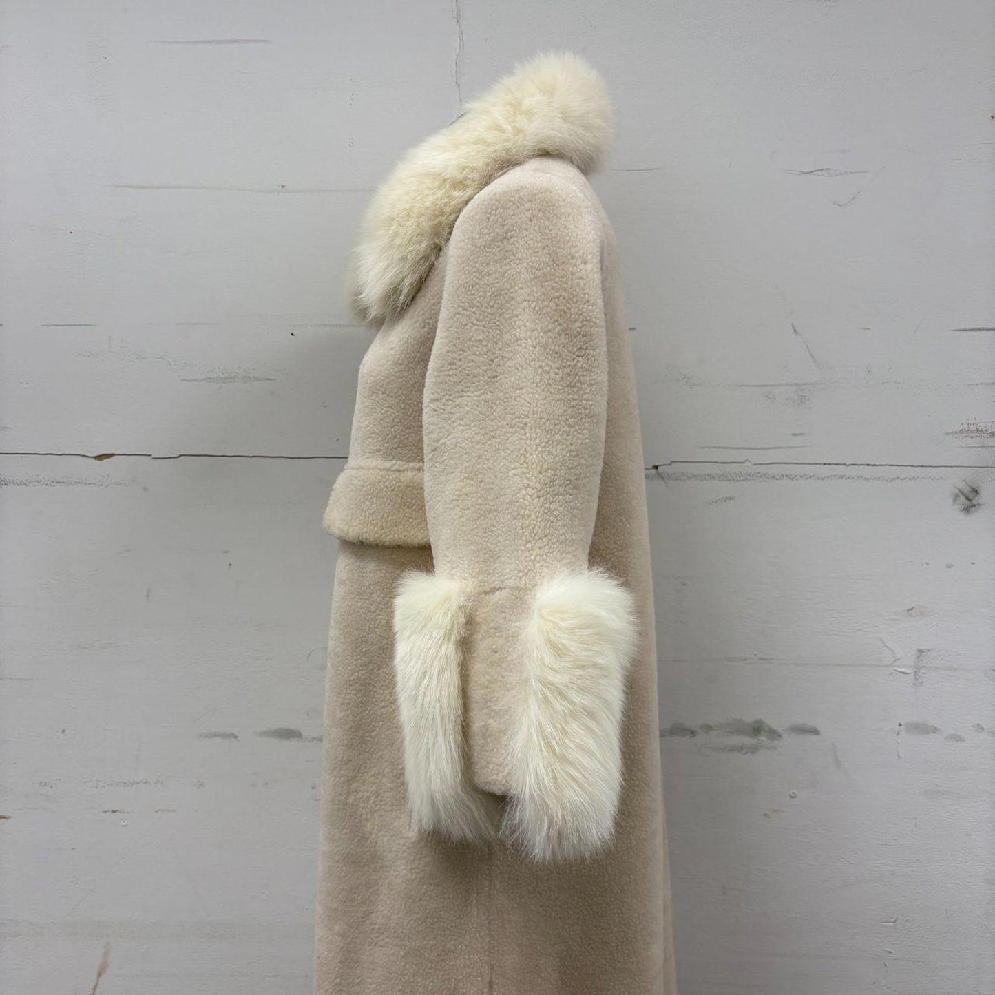 Vintage Y2K Cream Fleece Princess Coat with Genuine Fox Fur