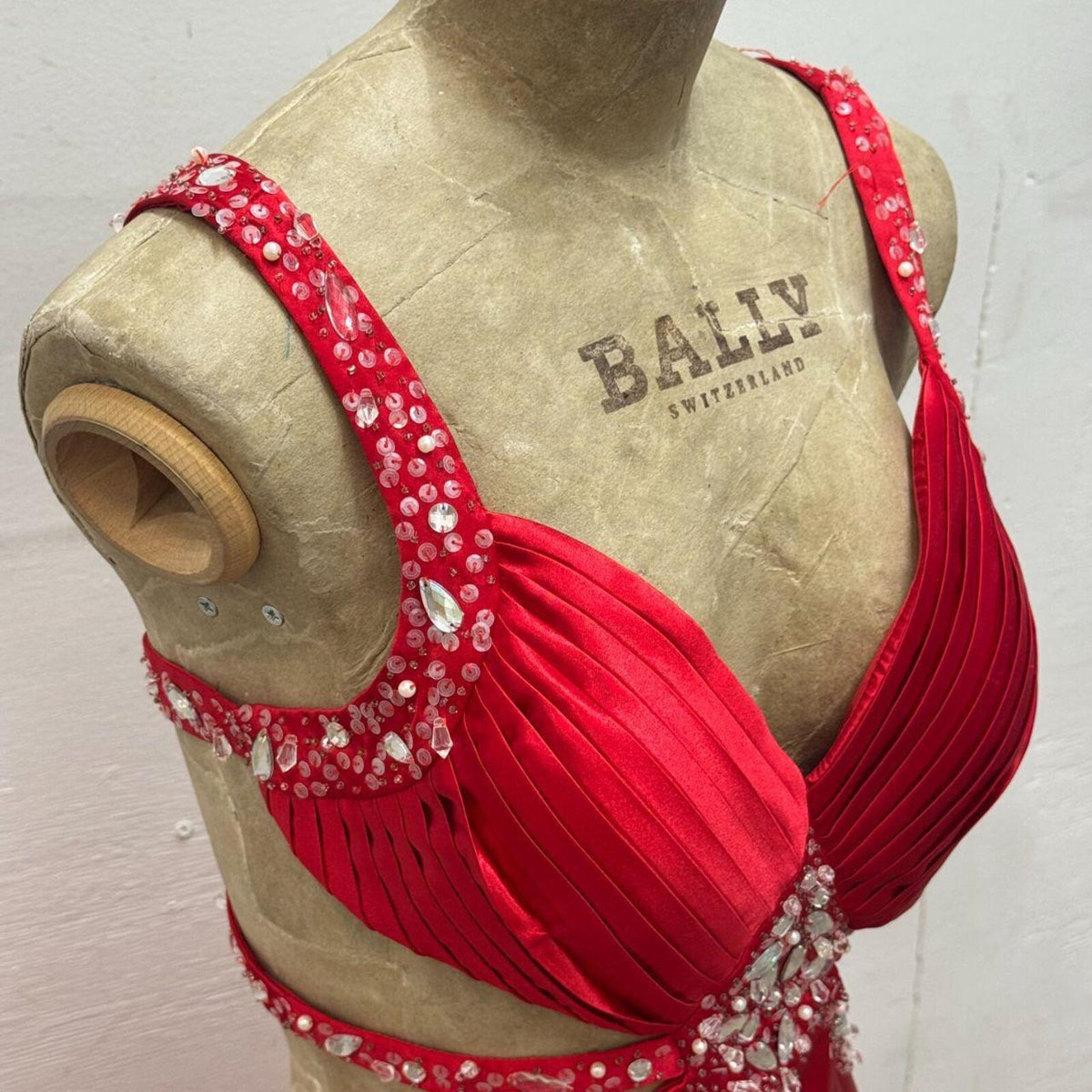 Vintage Y2K Adrianna Papell Backless Crimson Satin Gown 4