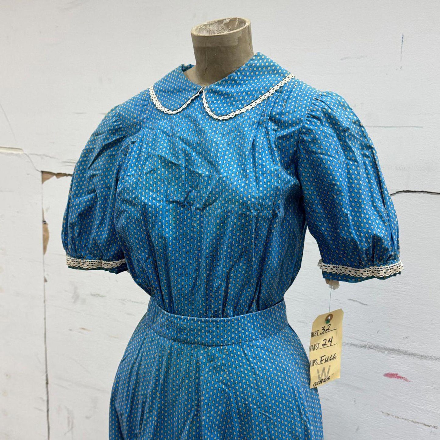 Vintage 50s does 1800s Blue Paisley Calico Cotton Prairie Gown