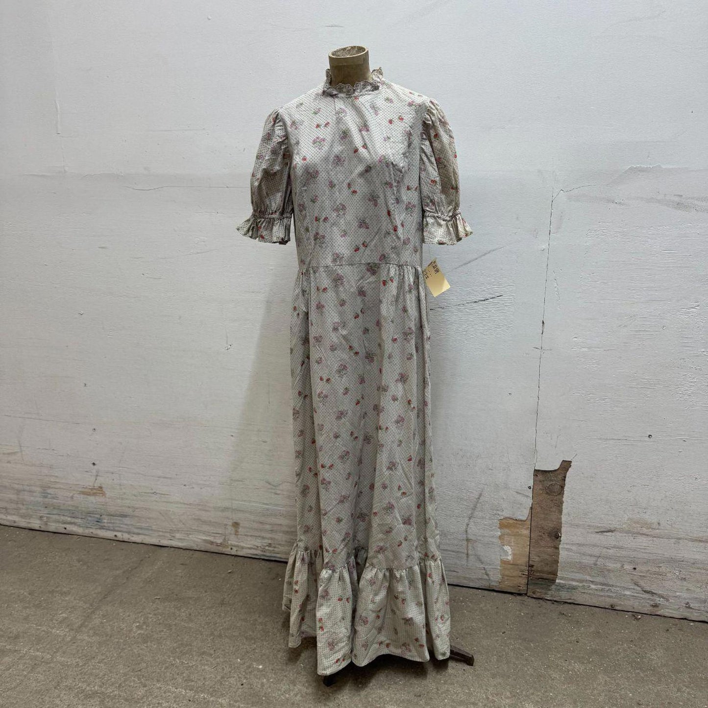 Vintage 1950s Studio-Made Strawberry Print Western Prairie Dress Movie Costume M