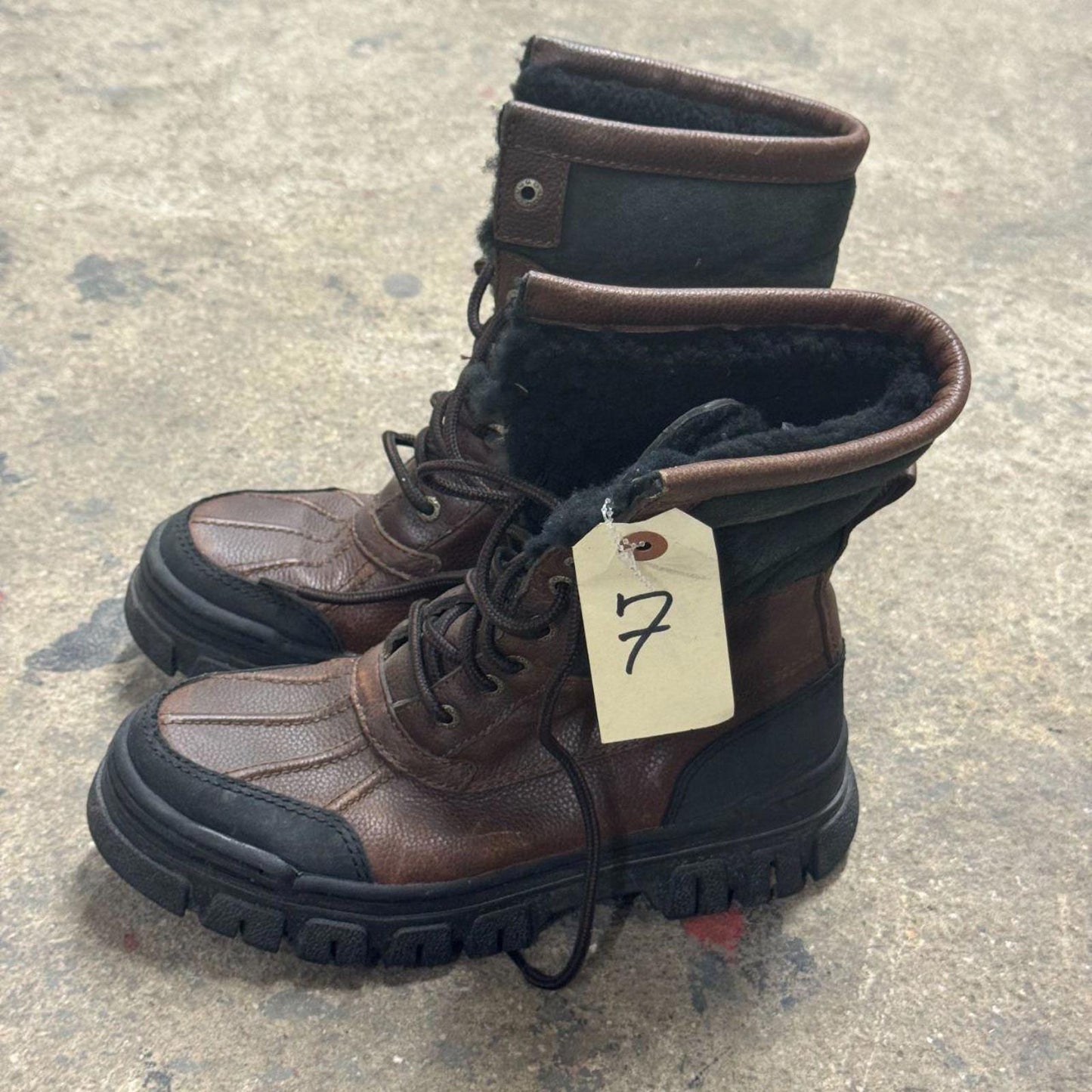 Vintage UGG Brown Leather Winter Snow Boots Shearling 7