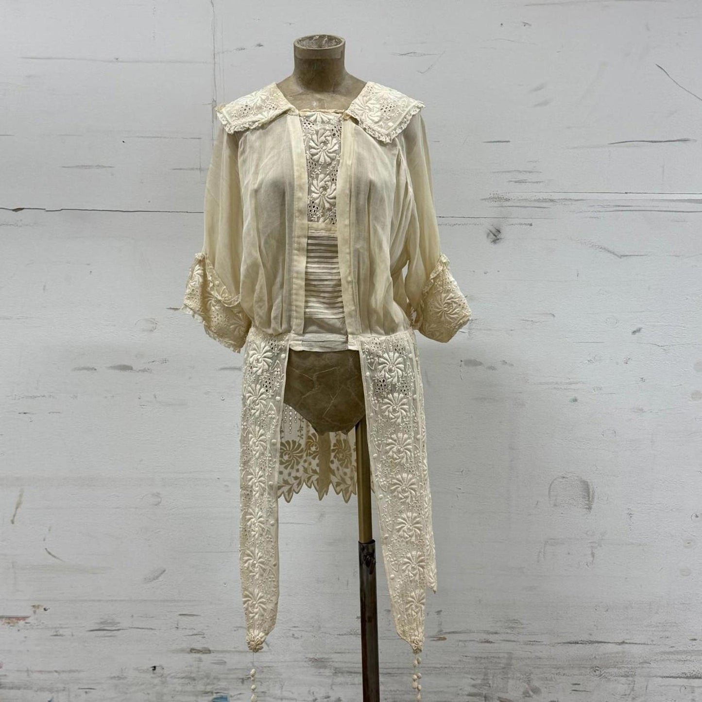 RARE Antique Edwardian White Broderie Tea Robe Jacket