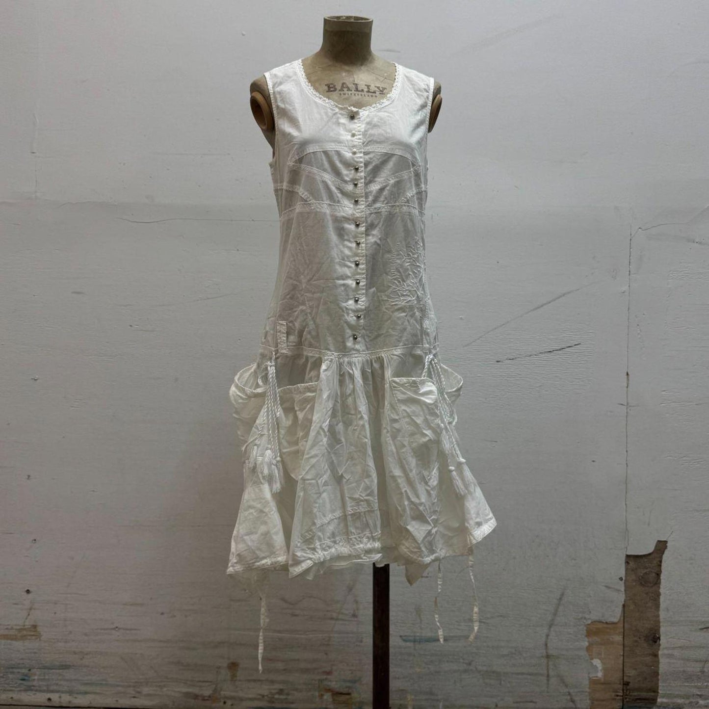 Vintage La Mode Est à Vous White Cotton Parachute Dress