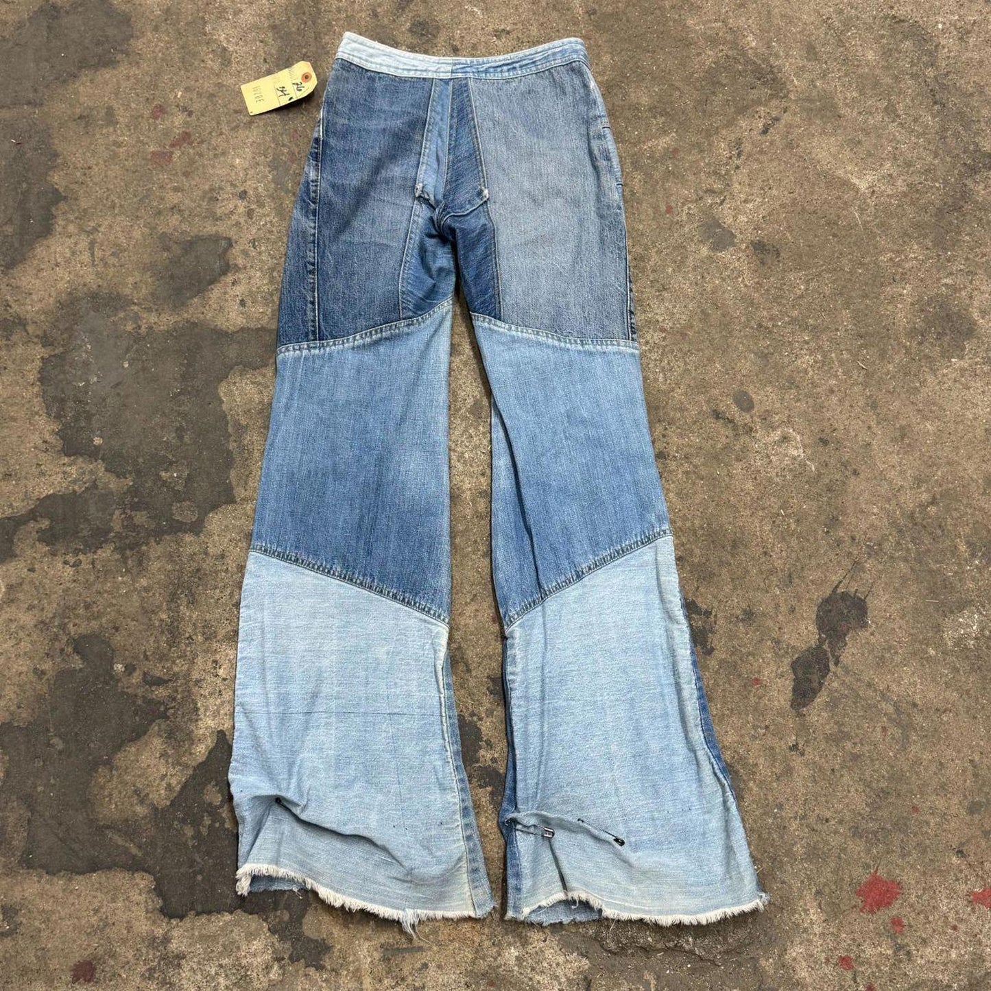 Vintage 70s Multi-Tonal Patchwork Flare Thrashed Denim Jeans XS