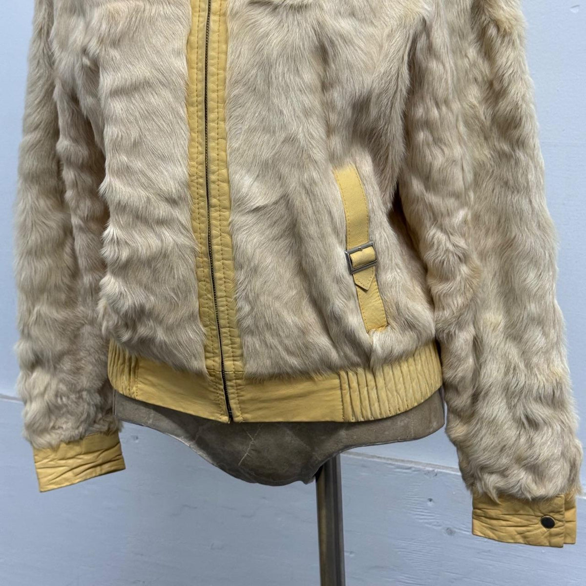 Vintage Y2K Cream Fur Bomber Jacket w Raccoon Fur Collar Yellow Coat