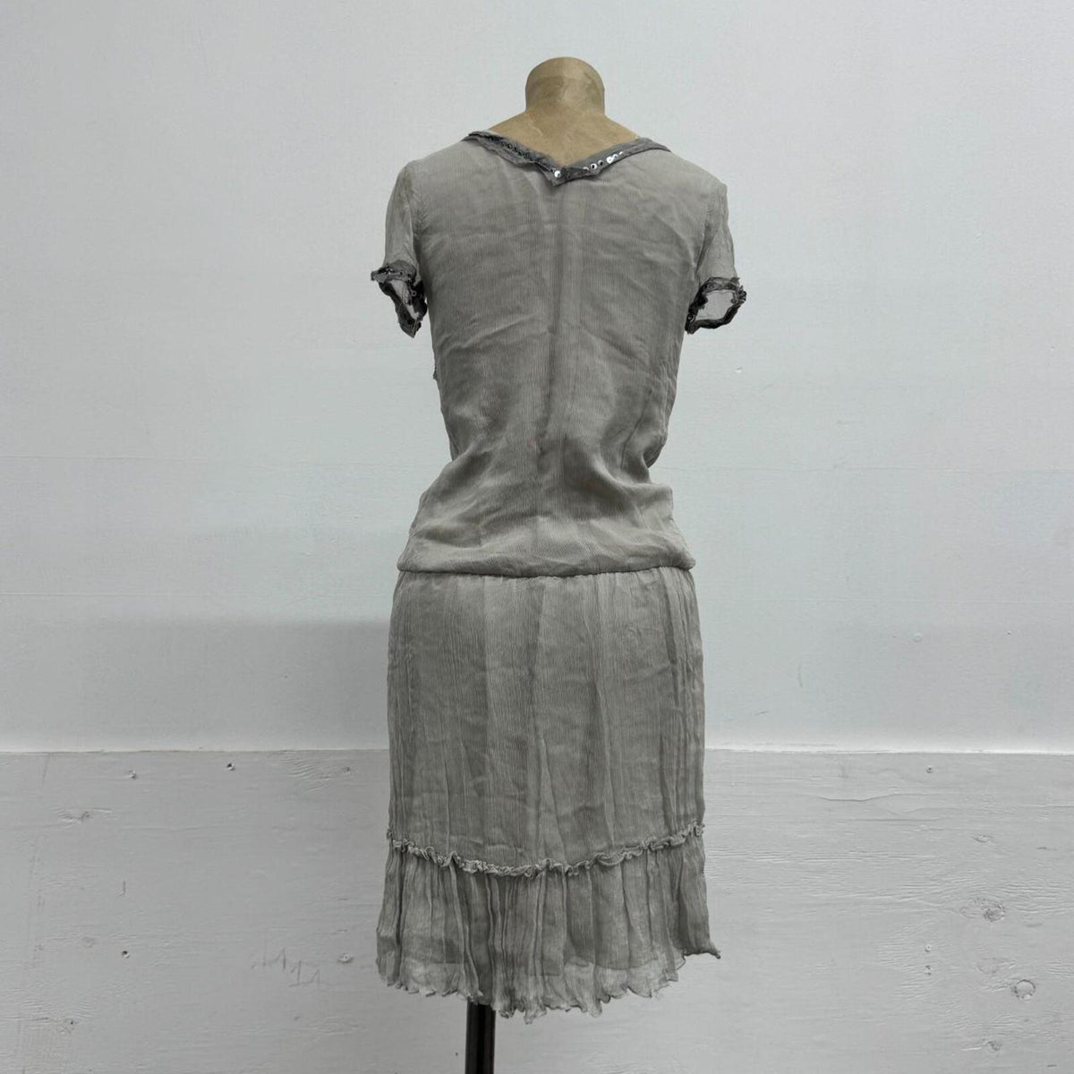 Vintage Y2K Moschino 100% Silk Bow Grey Dress