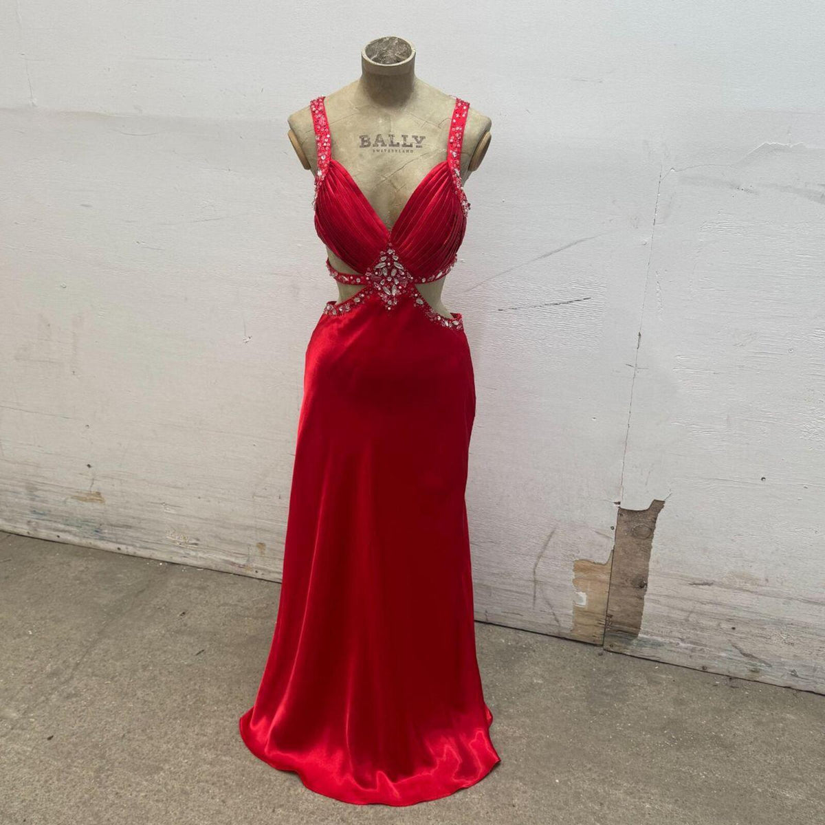 Vintage Y2K Adrianna Papell Backless Crimson Satin Gown 4