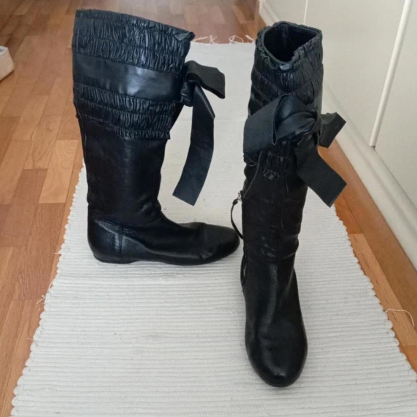 90s/Y2K Vintage Miu Miu Black Leather Bow Boots
