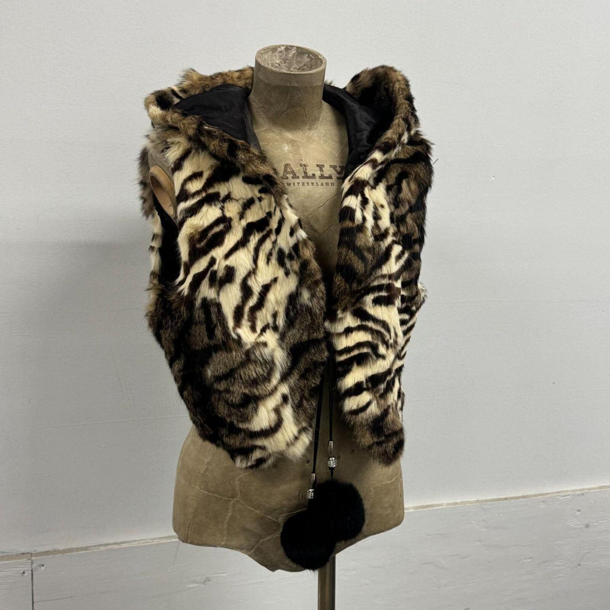 Vintage Y2K Brown Hooded Dyed Rabbit Fur Vest