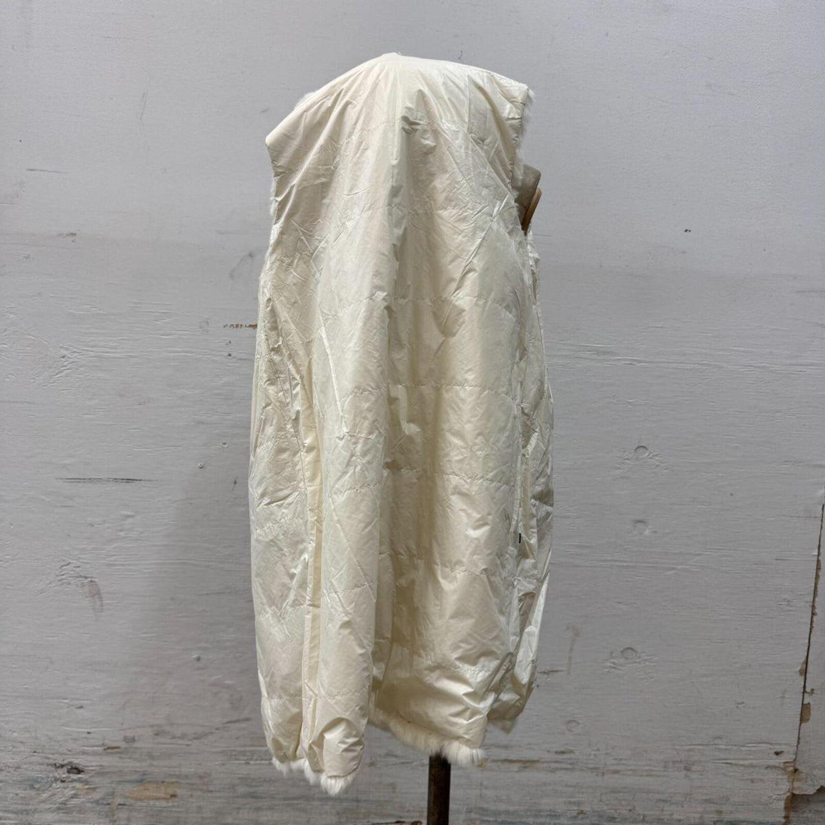 Vintage Y2K Ivory Hooded Rabbit Fur Gilet