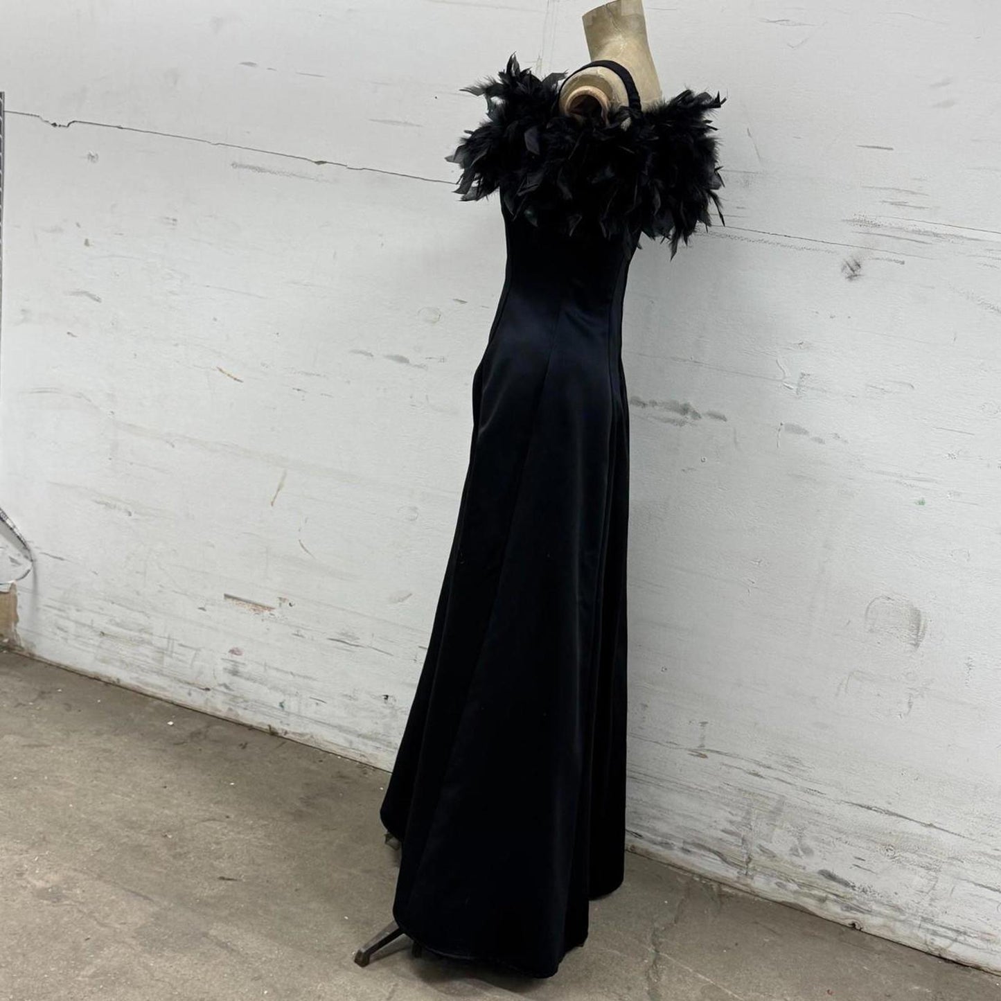 Morgan & Co Vintage 90s Black Feather Prom Gown Dress Sz 3/4