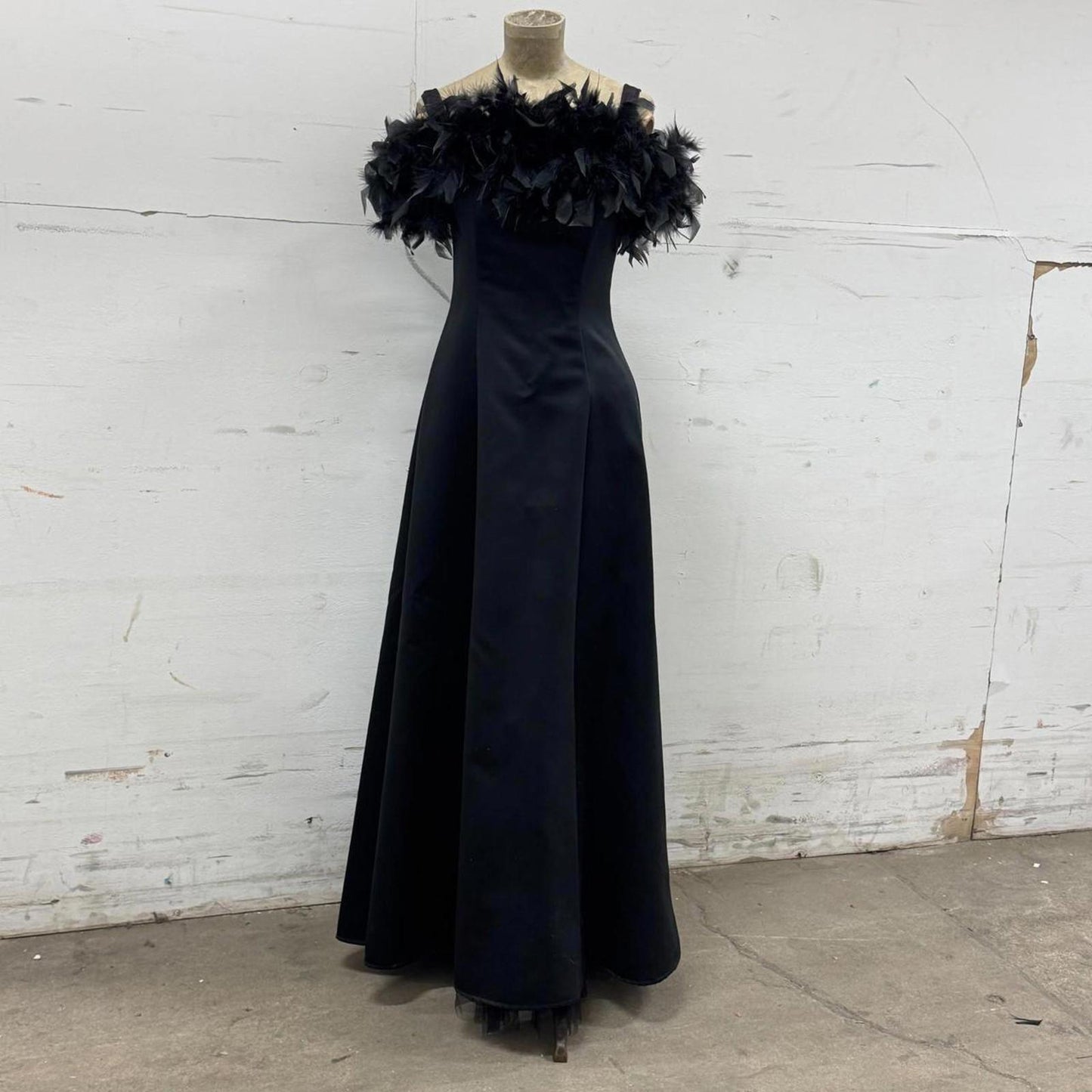 Morgan & Co Vintage 90s Black Feather Prom Gown Dress Sz 3/4