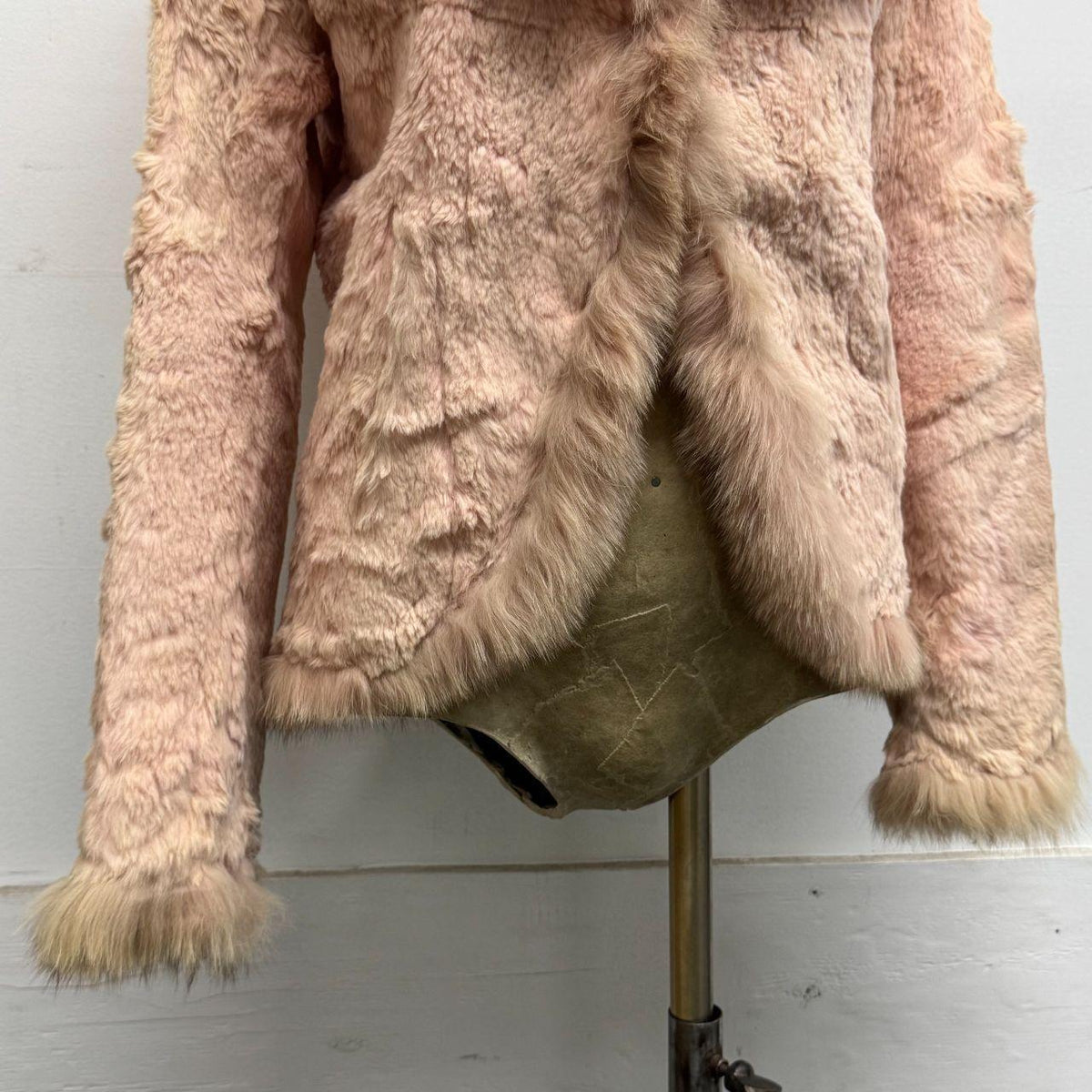 Vintage Y2K Pastel Baby Pink Cropped Rabbit & Fox Fur Jacket Coat