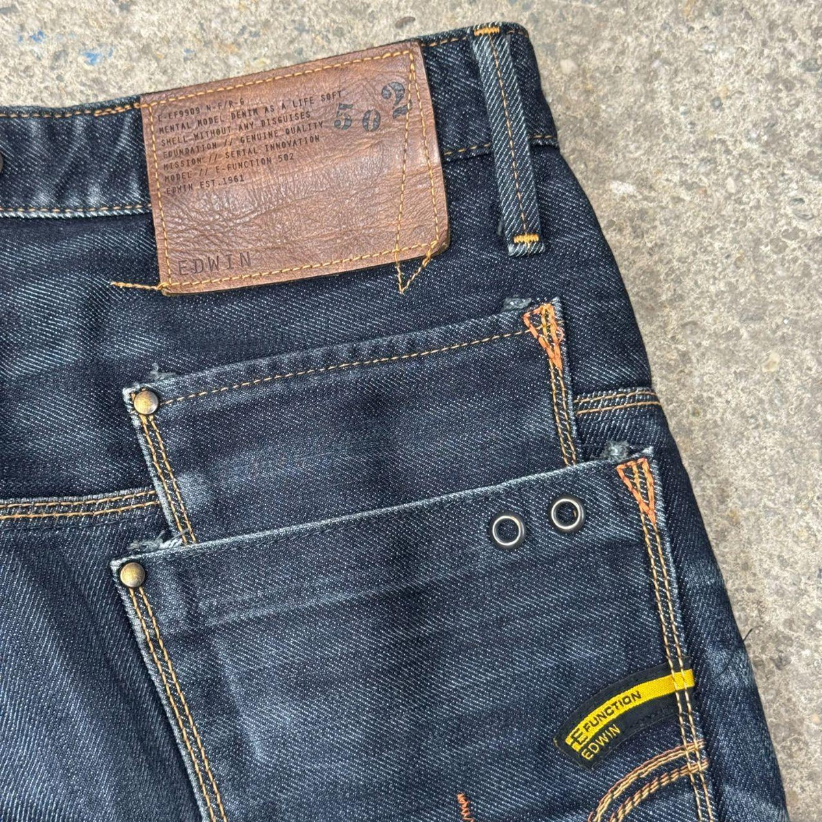 Vintage EDWIN E-Function 502 EF502 3D Ergonomic Twisted Jeans Y2K