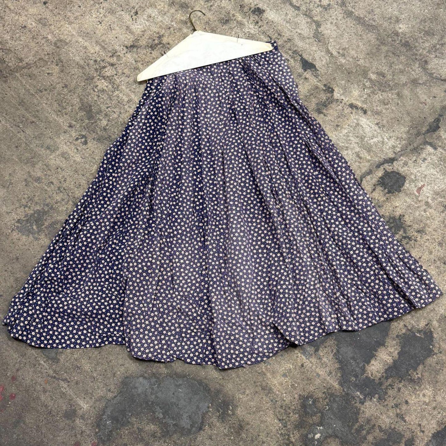 Vintage 40s does 1800s Victorian Red White Blue Calico Cotton Prairie Maxi Skirt