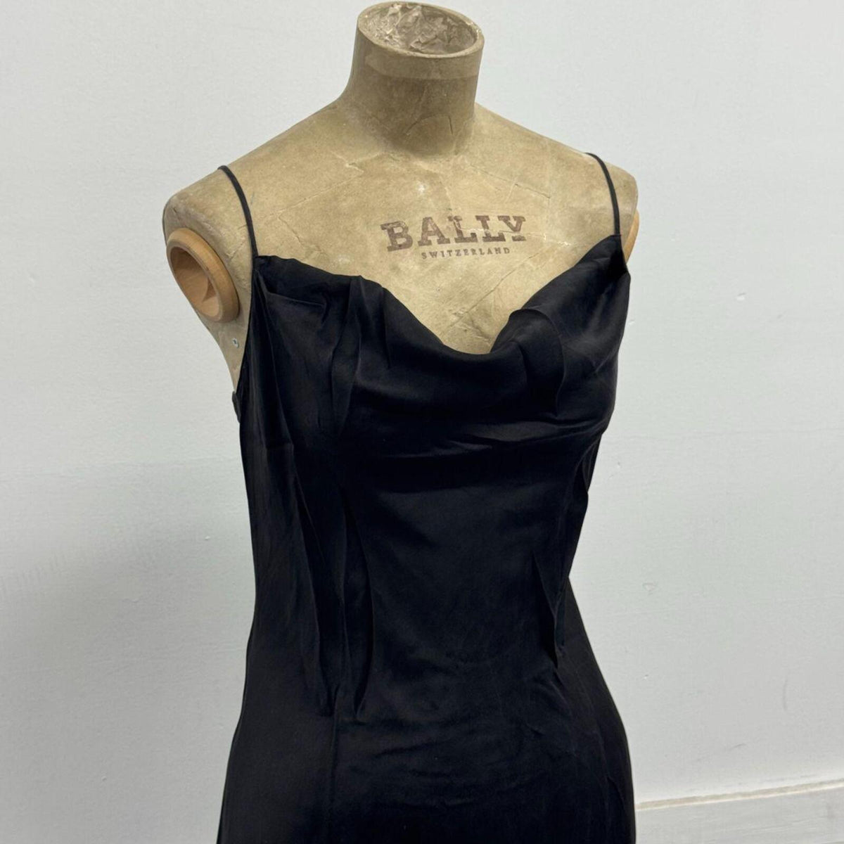 Vintage Y2K il-NAKIBO 100% Silk Cowl Back Maxi Dress Black