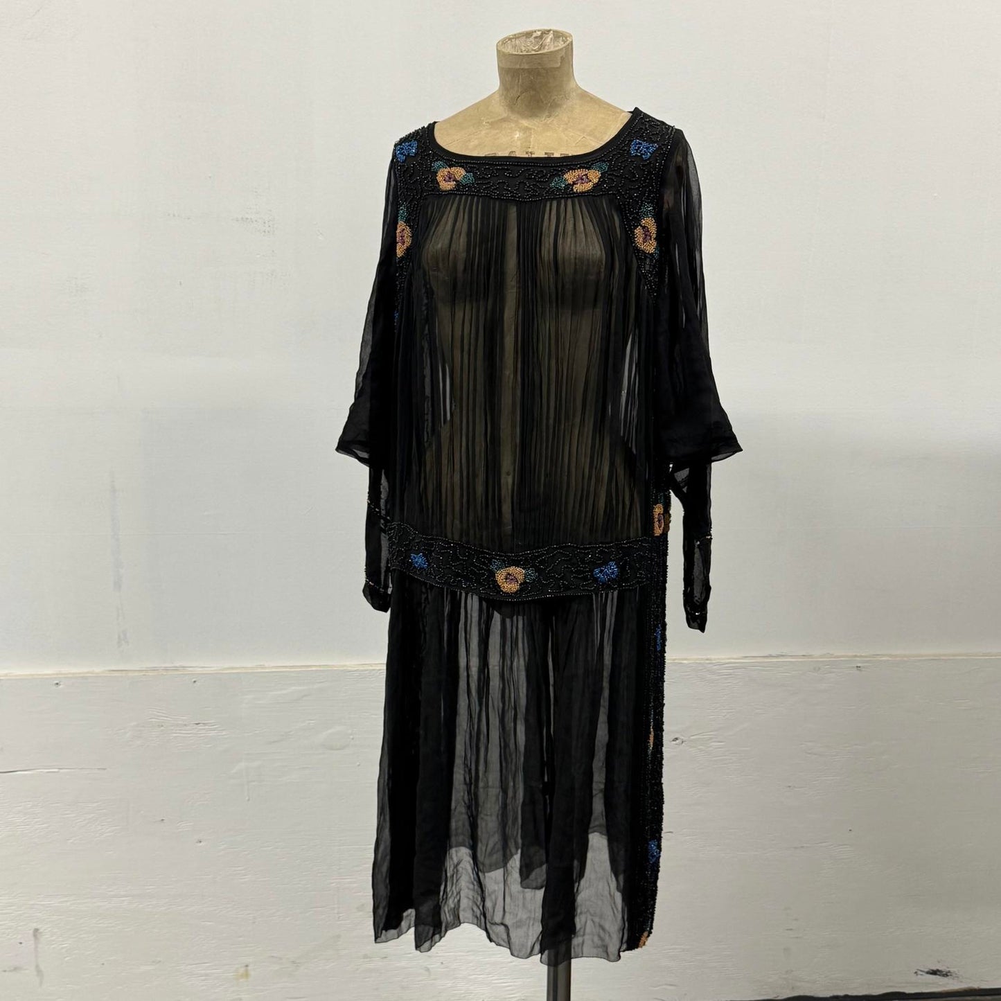 Pristine Vintage Antique 20s Beaded Black Silk Flapper Dress