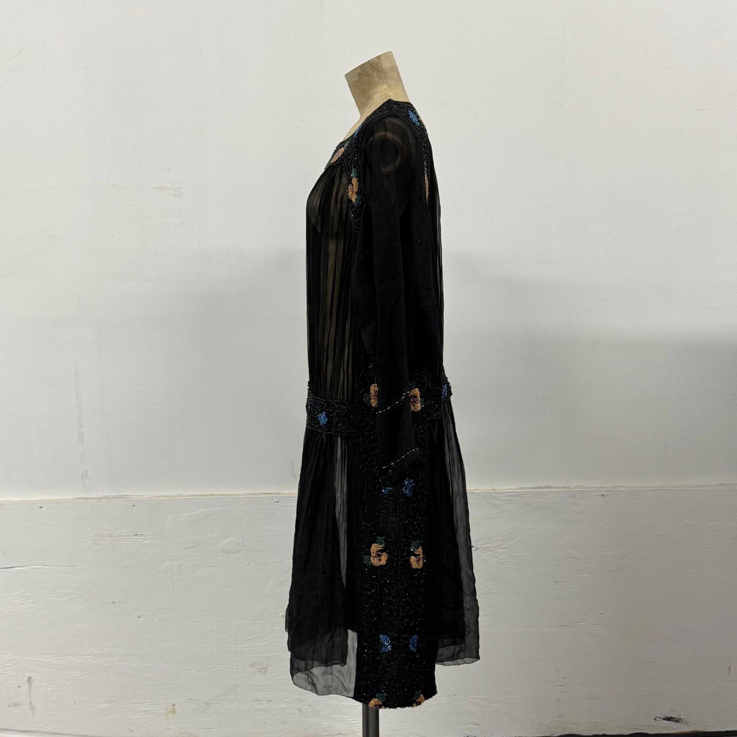 Pristine Vintage Antique 20s Beaded Black Silk Flapper Dress