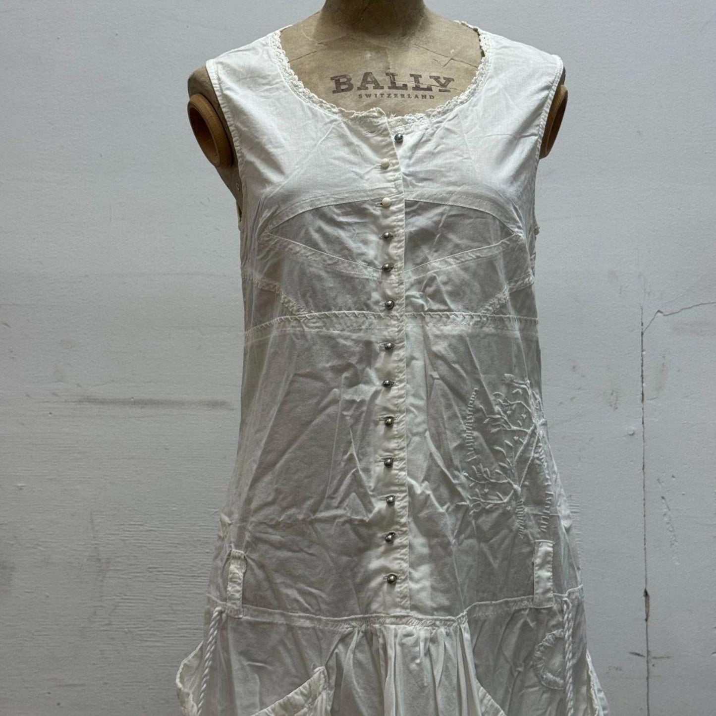 Vintage La Mode Est à Vous White Cotton Parachute Dress