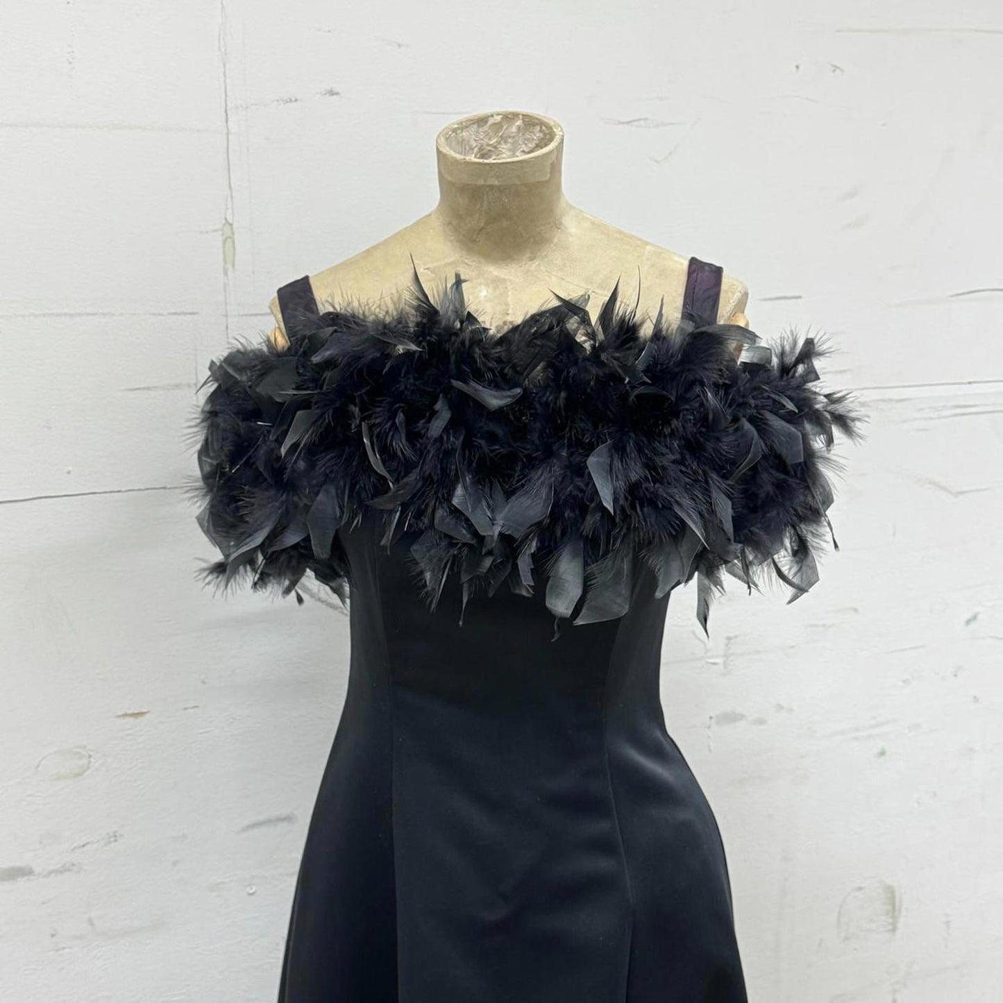 Morgan & Co Vintage 90s Black Feather Prom Gown Dress Sz 3/4