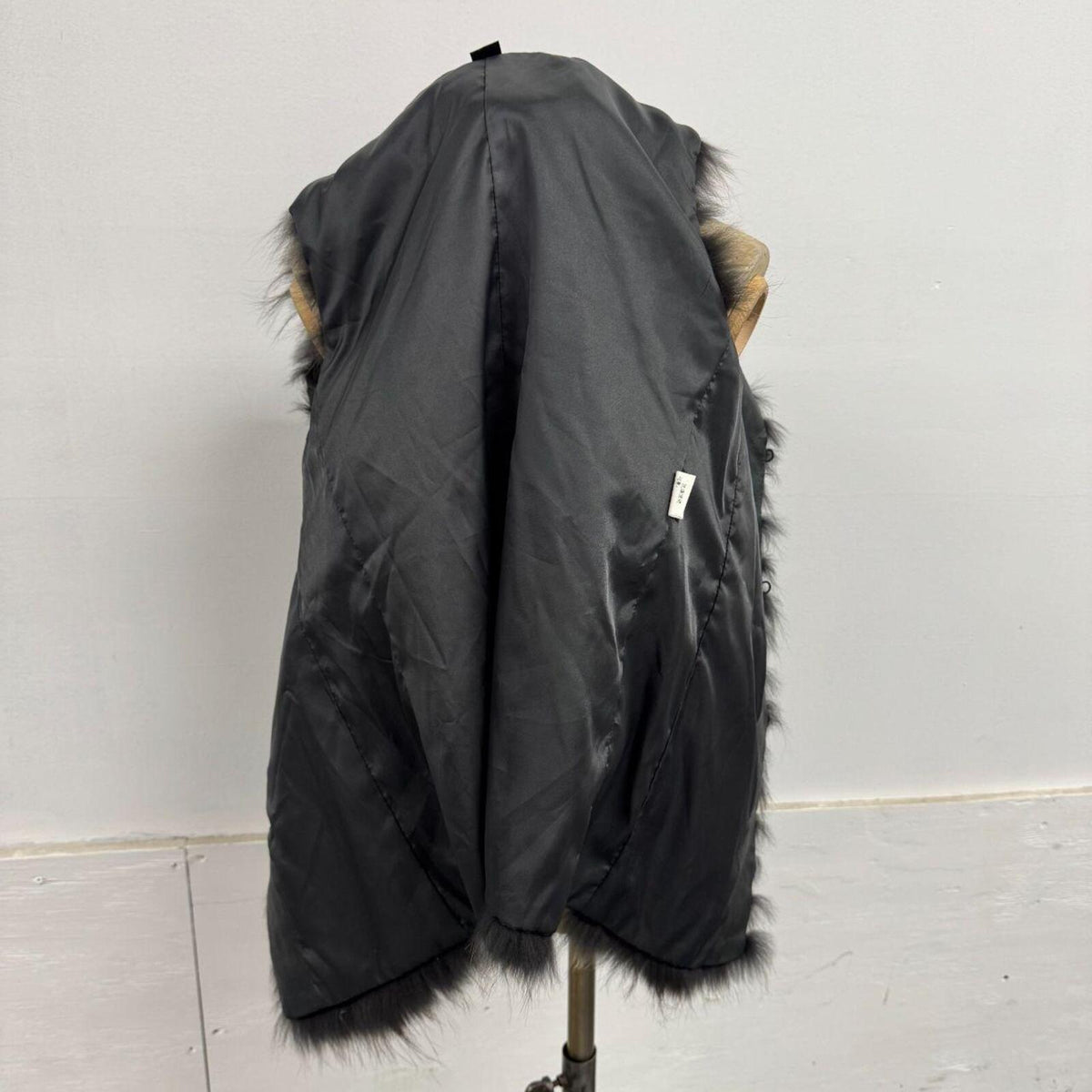 Vintage Y2K Noir Leather & Silver Fox Fur Vest