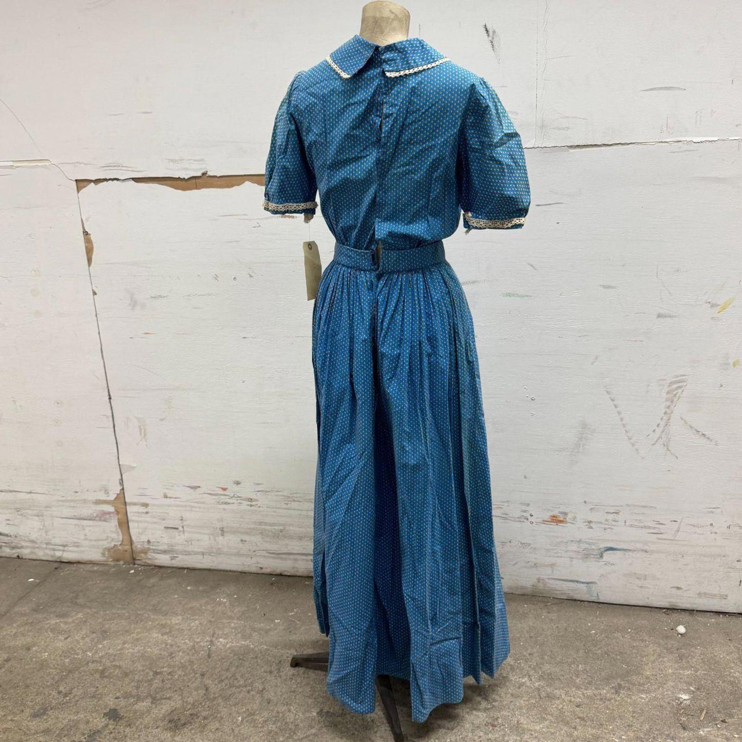 Vintage 50s does 1800s Blue Paisley Calico Cotton Prairie Gown