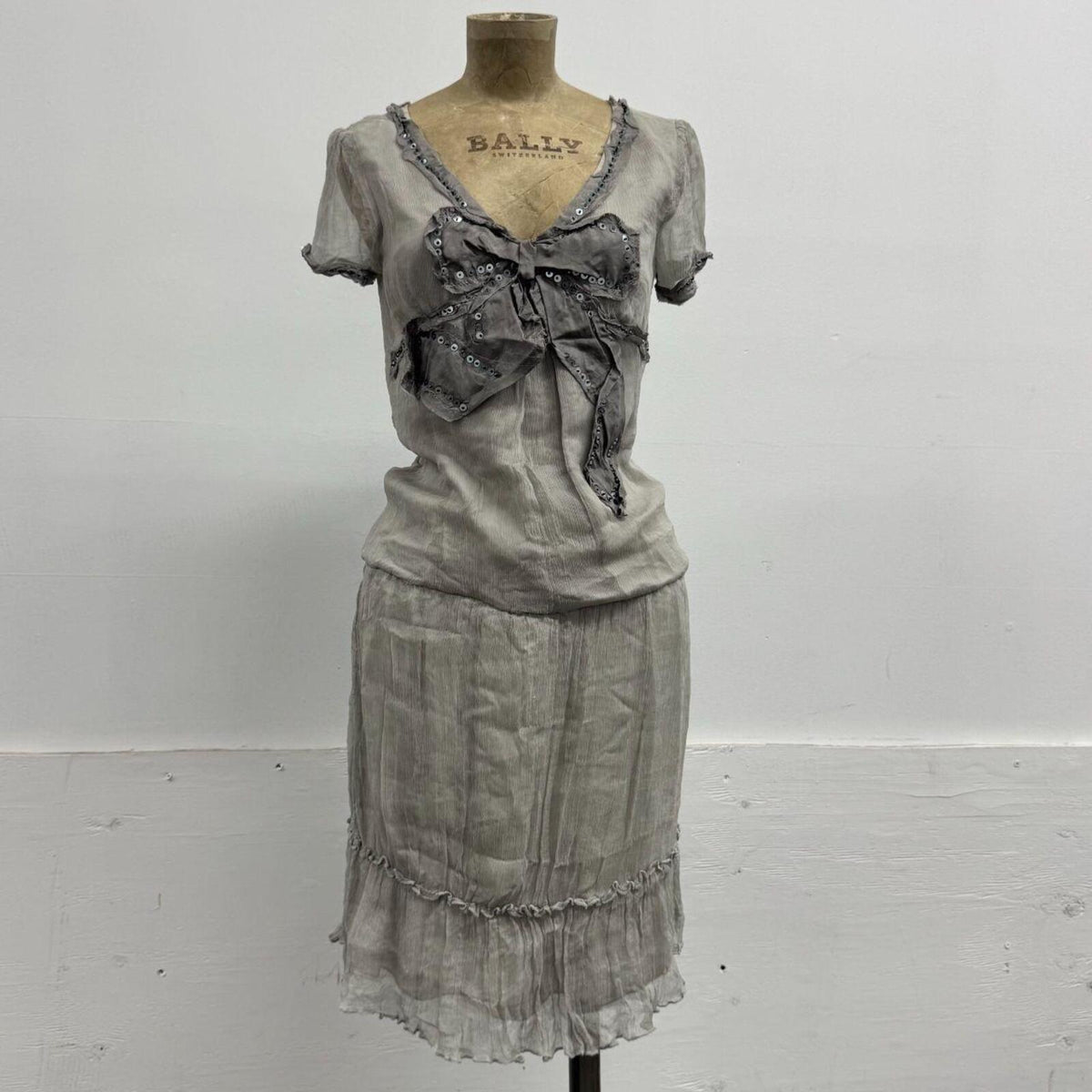 Vintage Y2K Moschino 100% Silk Bow Grey Dress