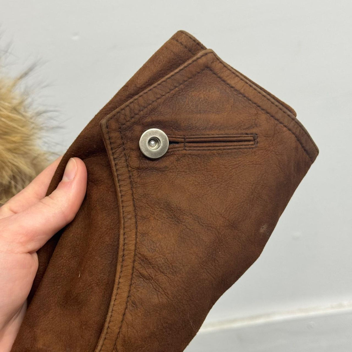 Vintage Folli Follie Italian Brown Suede Leather Jacket w Raccoon Fur Collar