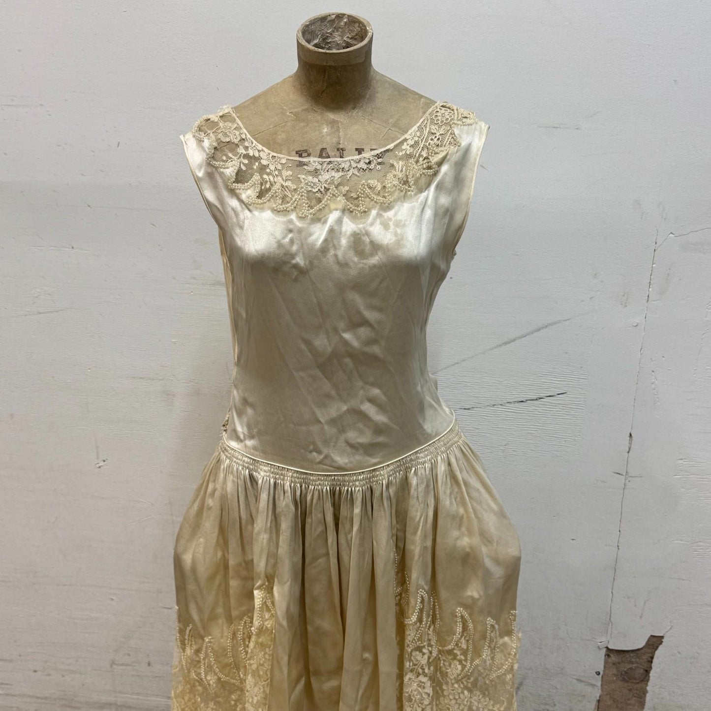 Antique 1920s Silk & Lace White Pearl Robe de Style Flapper Dress Bridal Wedding
