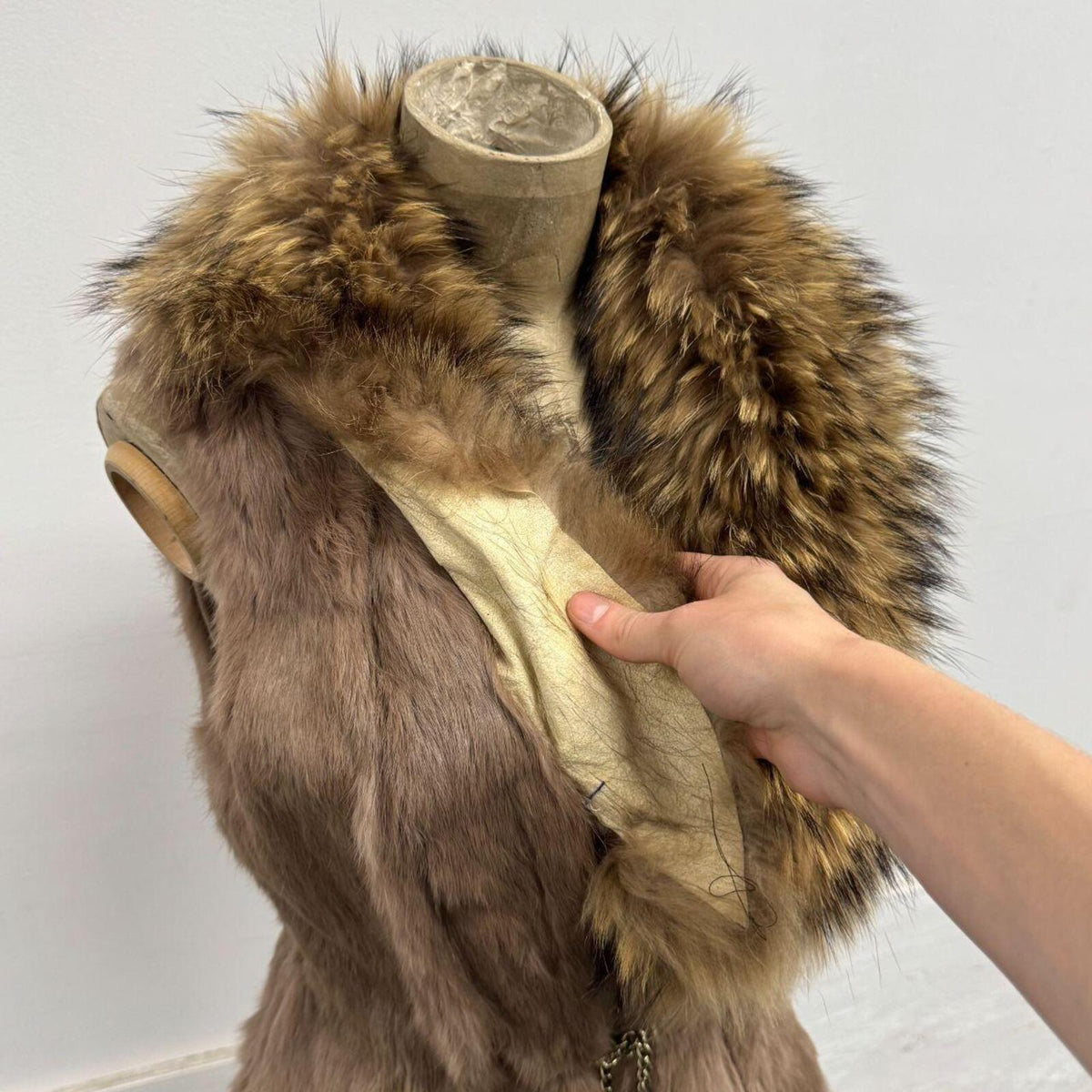 Vintage Y2K Brown Longline Raccoon & Rabbit Fur Vest