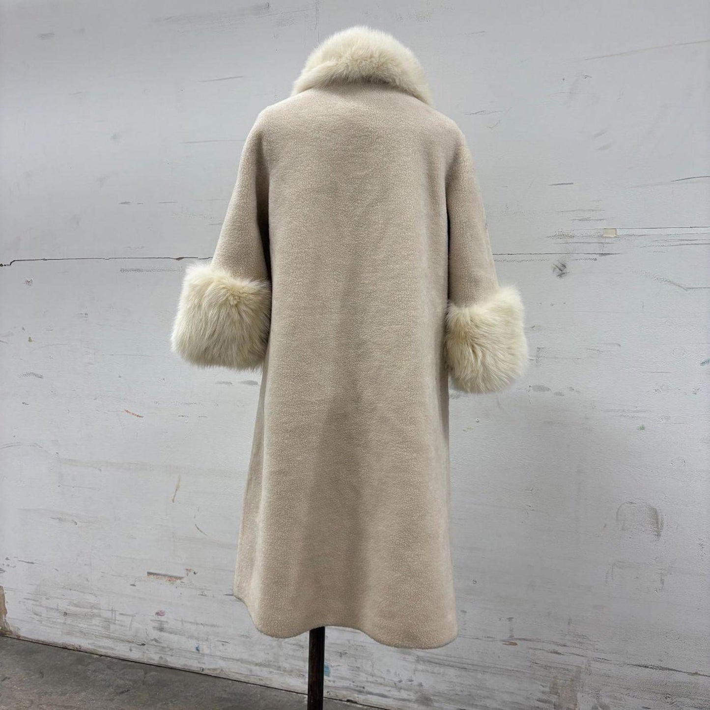 Vintage Y2K Cream Fleece Princess Coat with Genuine Fox Fur