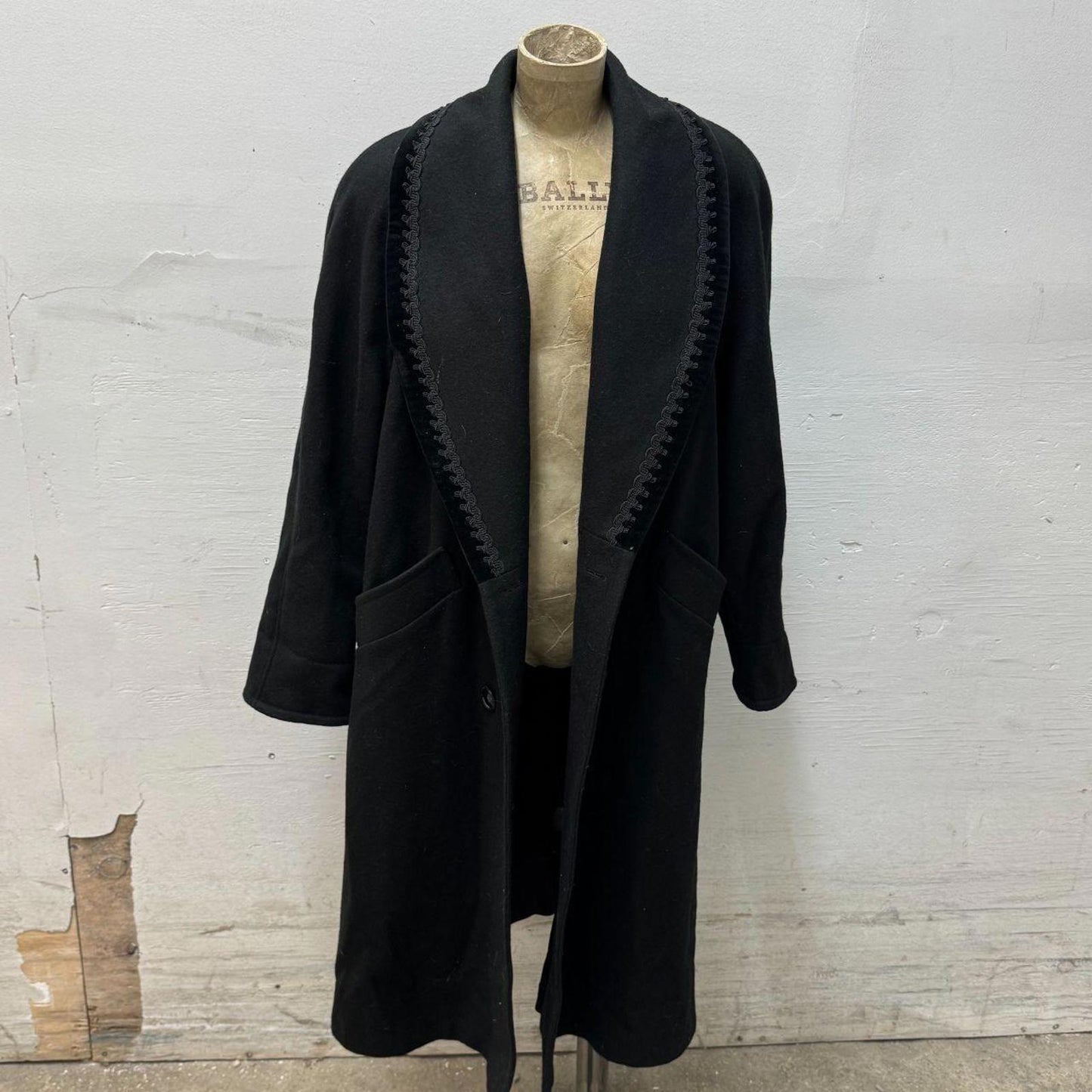 80s Vintage Jofeld Velvet-Trimmed Black Wool Overcoat