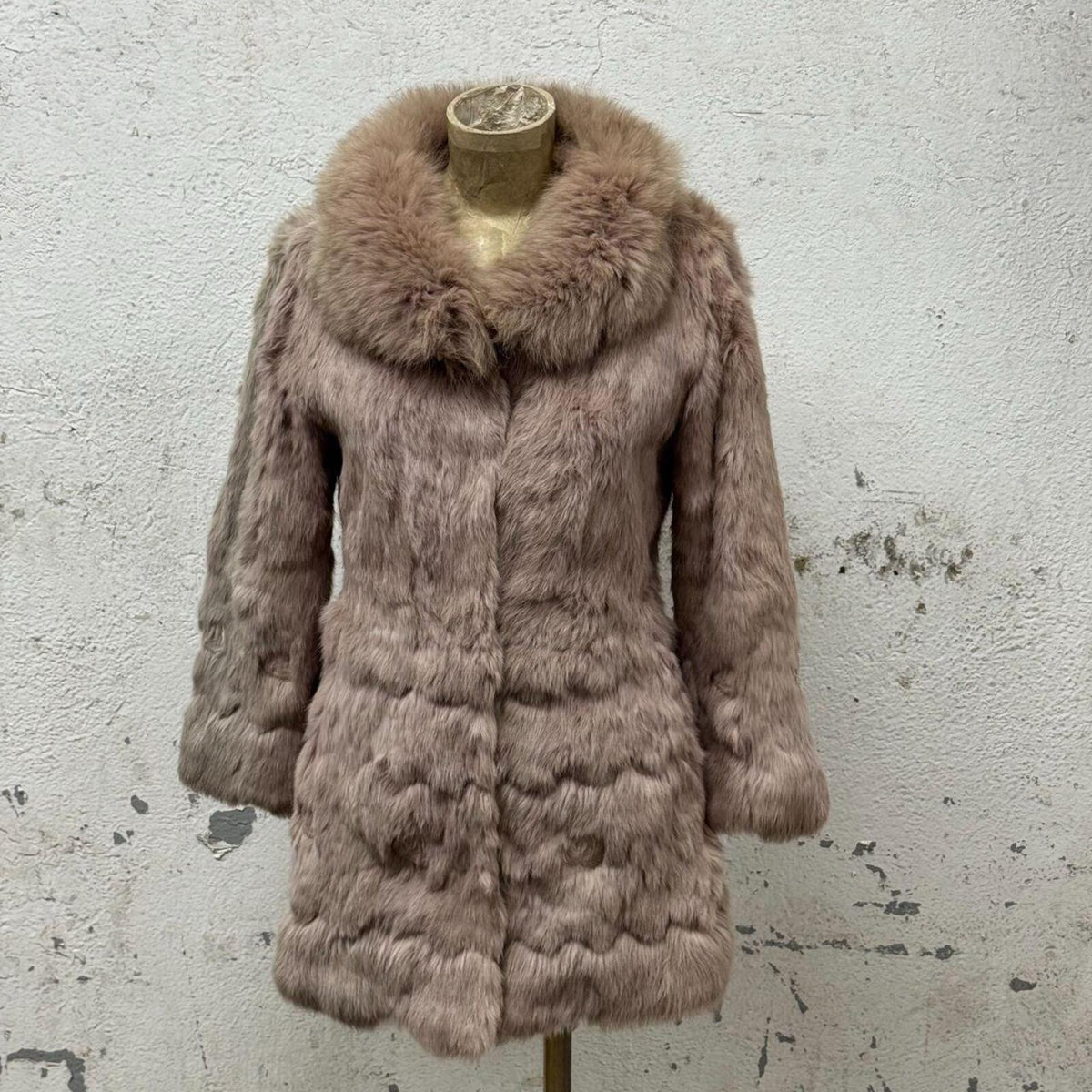 Vintage Mauve Rabbit Fur Coat with Fox Fur Collar